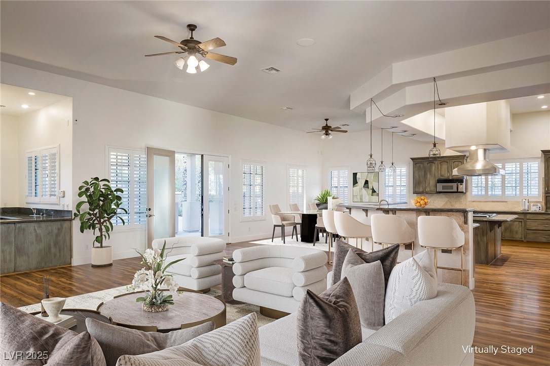 9904 Moonridge Court Property Photo 13