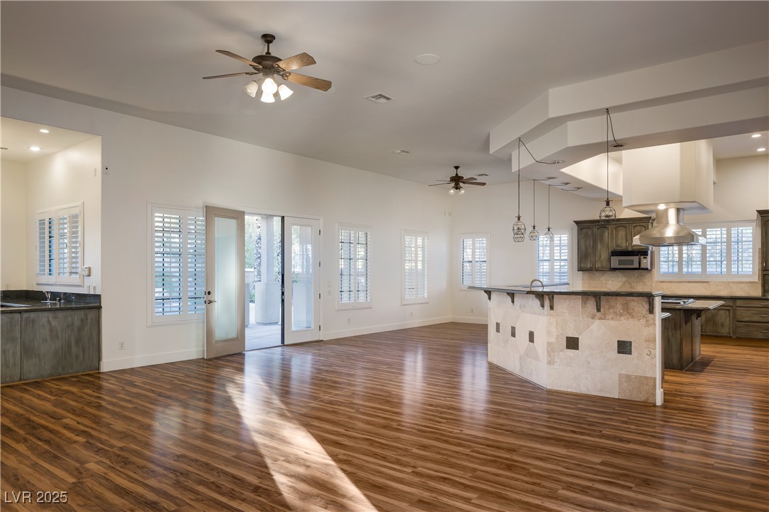 9904 Moonridge Court Property Photo 14