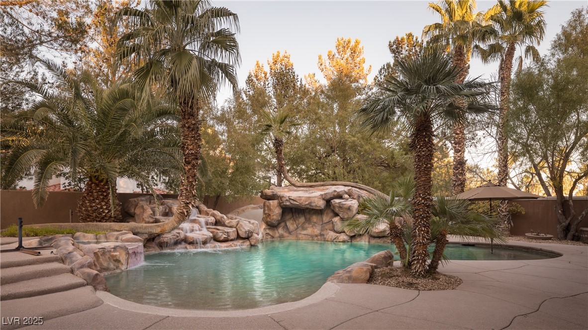 9904 Moonridge Court Property Photo 27