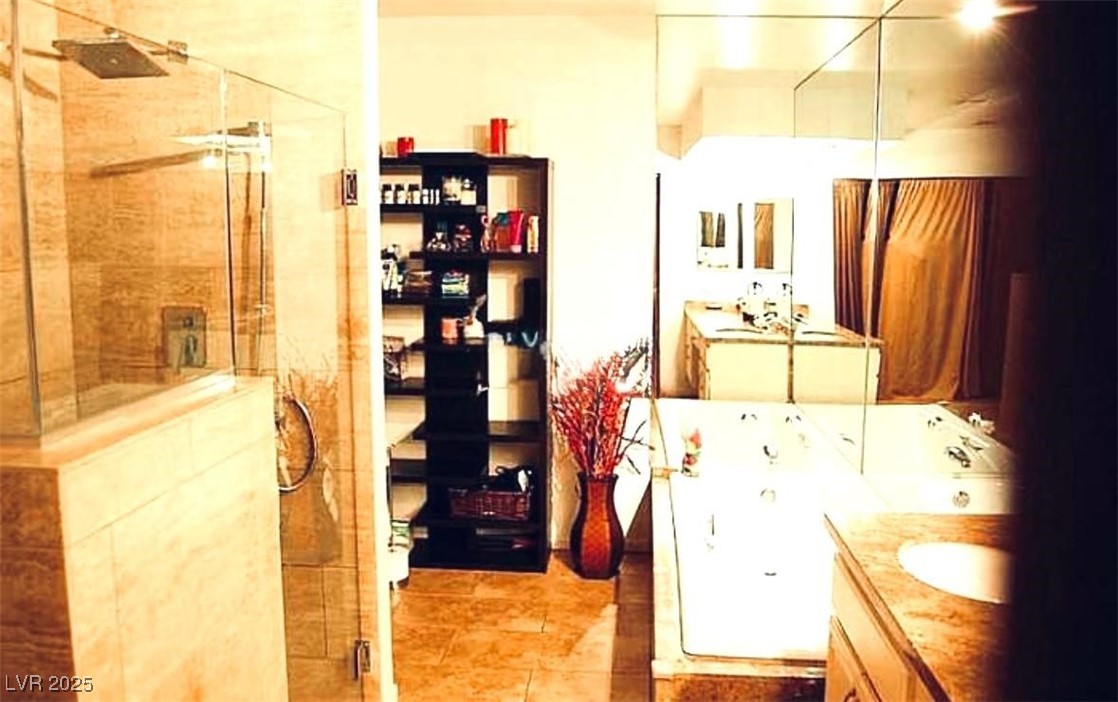 2569 Malabar Avenue Property Photo 11