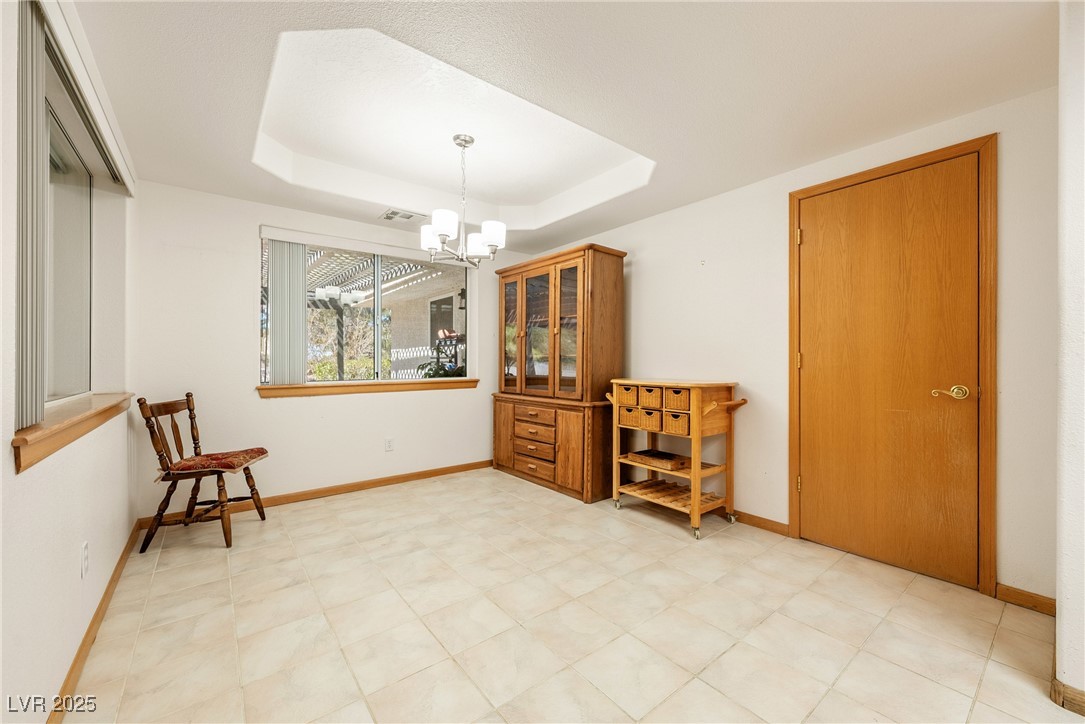 2040 Tucuman Avenue Property Photo 8