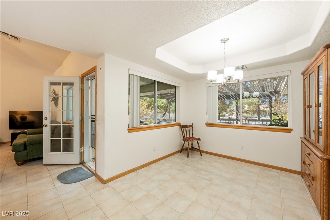 2040 Tucuman Avenue Property Photo 9