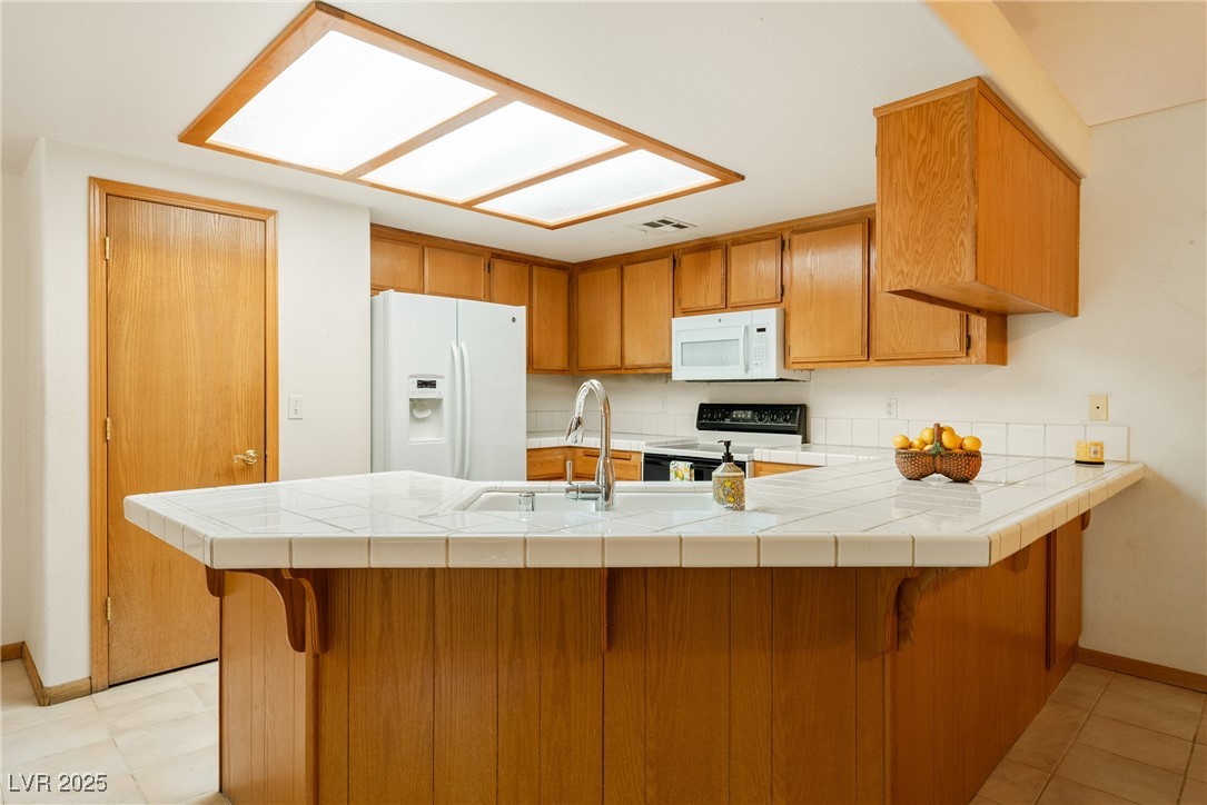 2040 Tucuman Avenue Property Photo 12