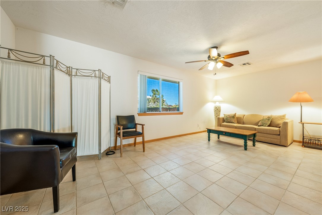 2040 Tucuman Avenue Property Photo 16