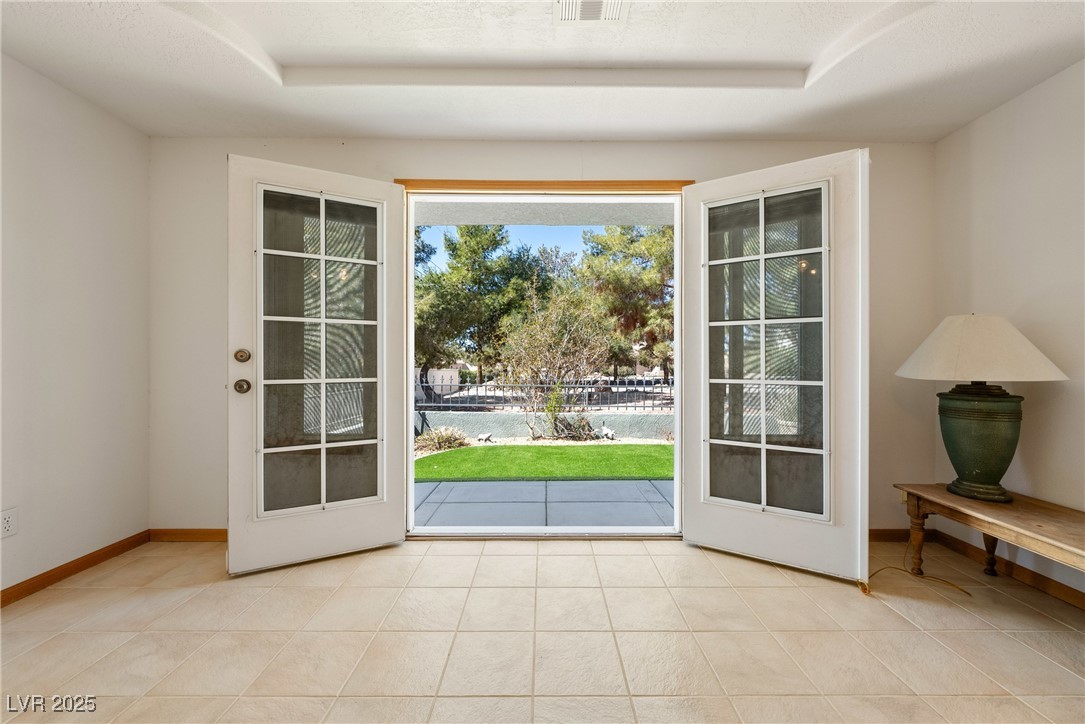 2040 Tucuman Avenue Property Photo 25