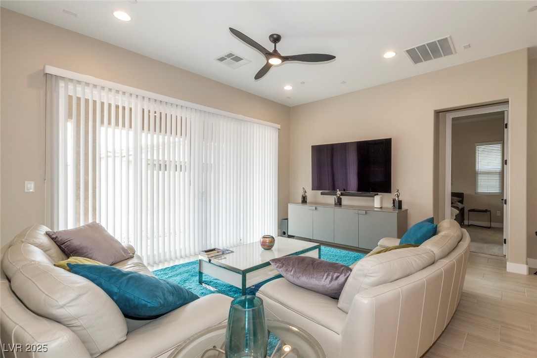 10943 Doresta Avenue Property Photo 17