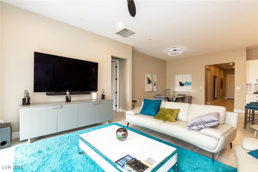 10943 Doresta Avenue Property Photo 18