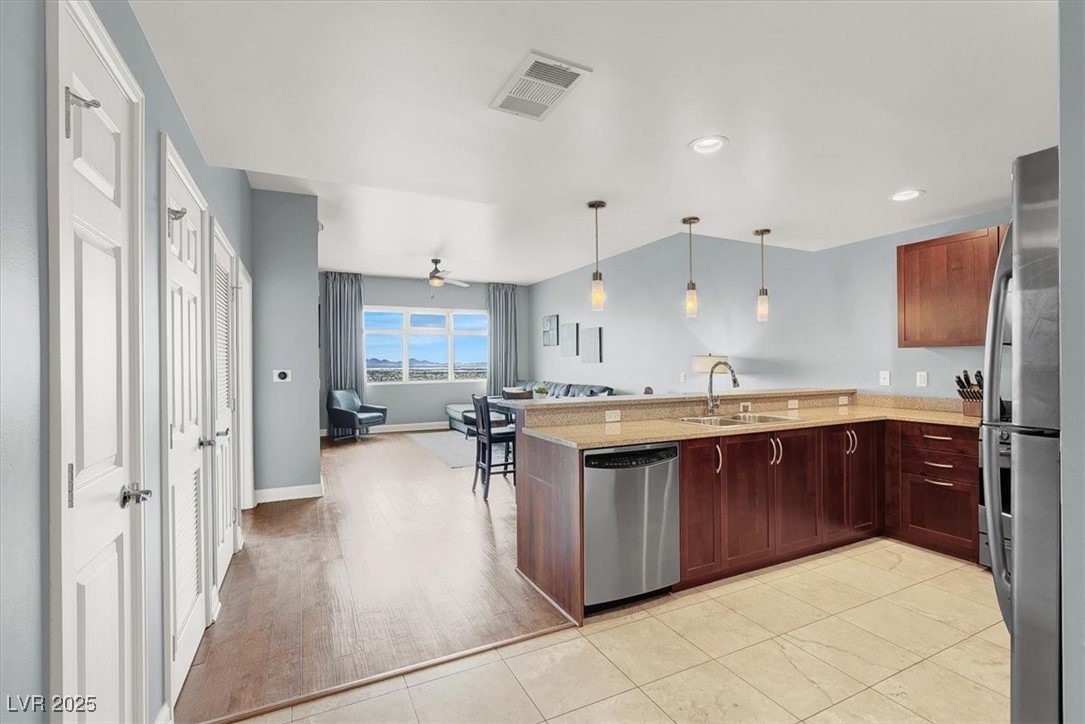 150 Las Vegas Boulevard 918 Property Photo 2