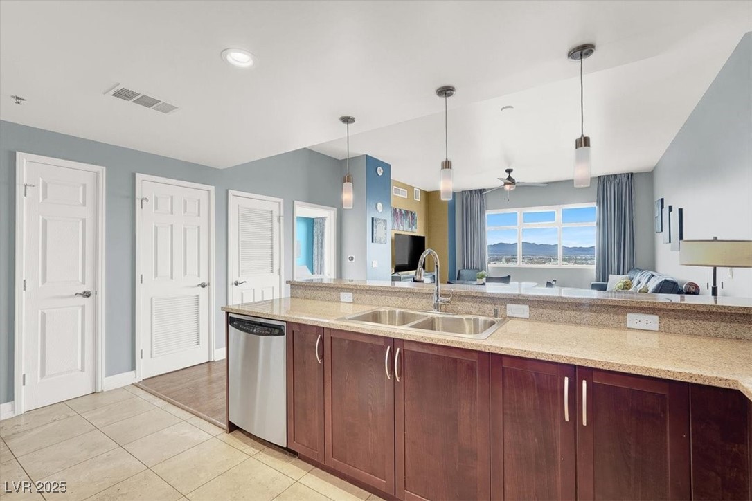 150 Las Vegas Boulevard 918 Property Photo 6