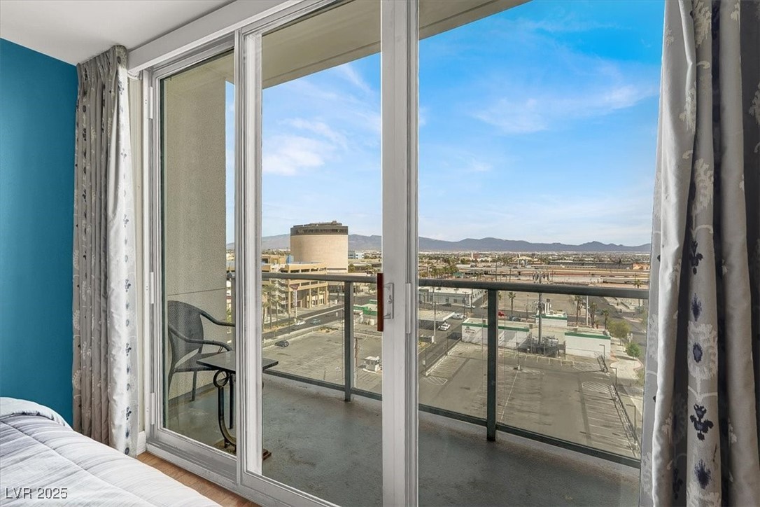 150 Las Vegas Boulevard 918 Property Photo 15
