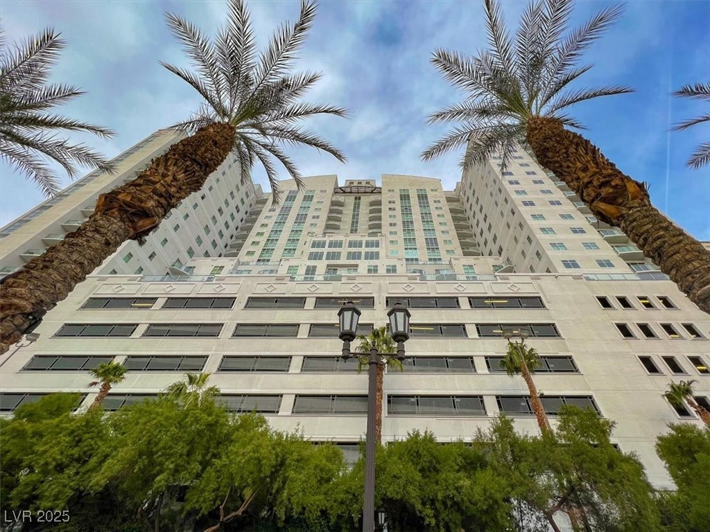150 Las Vegas Boulevard 918 Property Photo 22