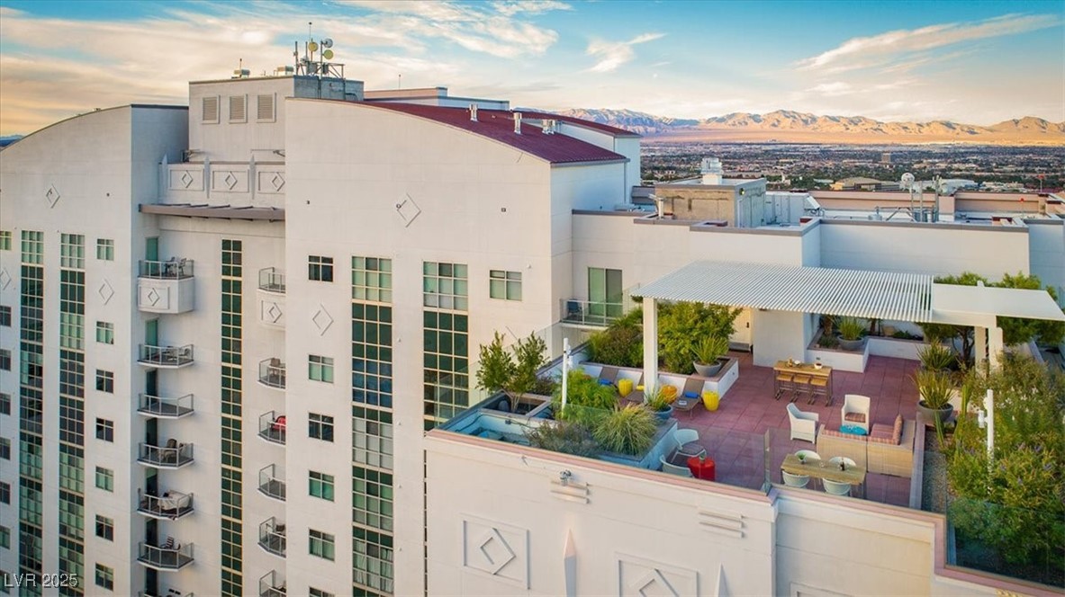 150 Las Vegas Boulevard 918 Property Photo 29
