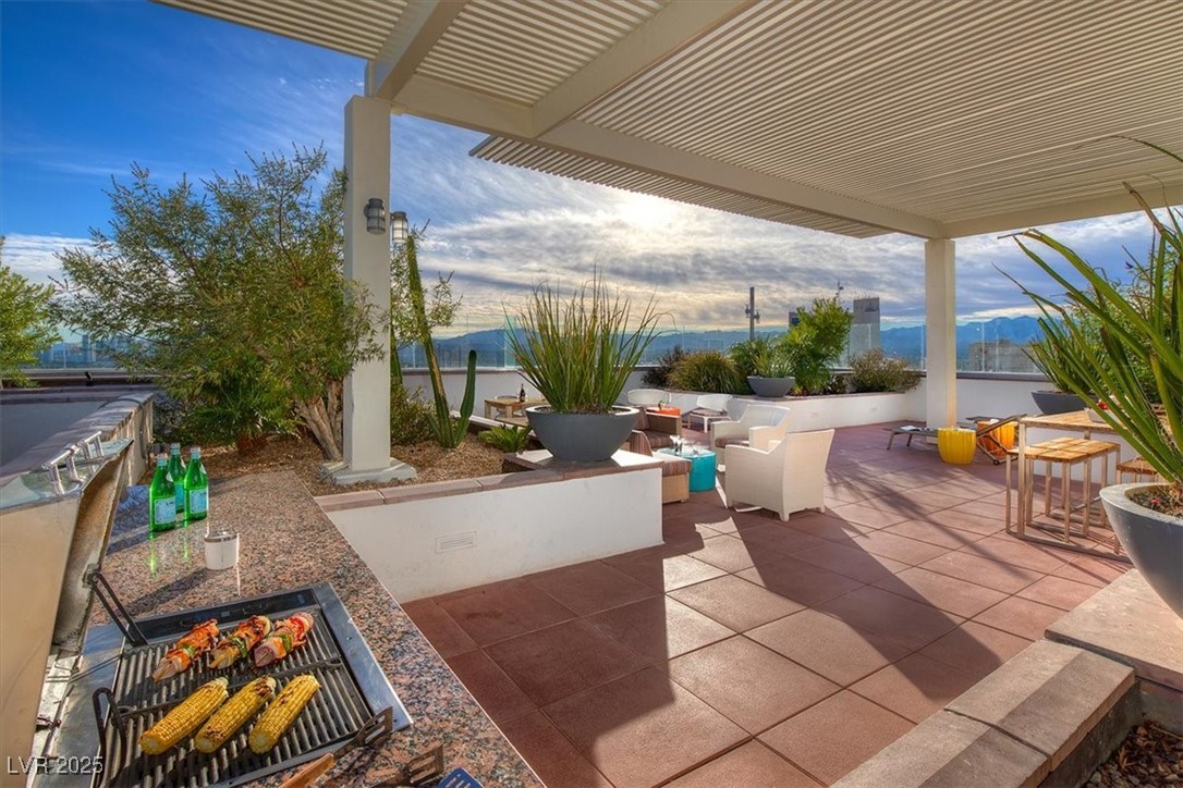 150 Las Vegas Boulevard 918 Property Photo 36