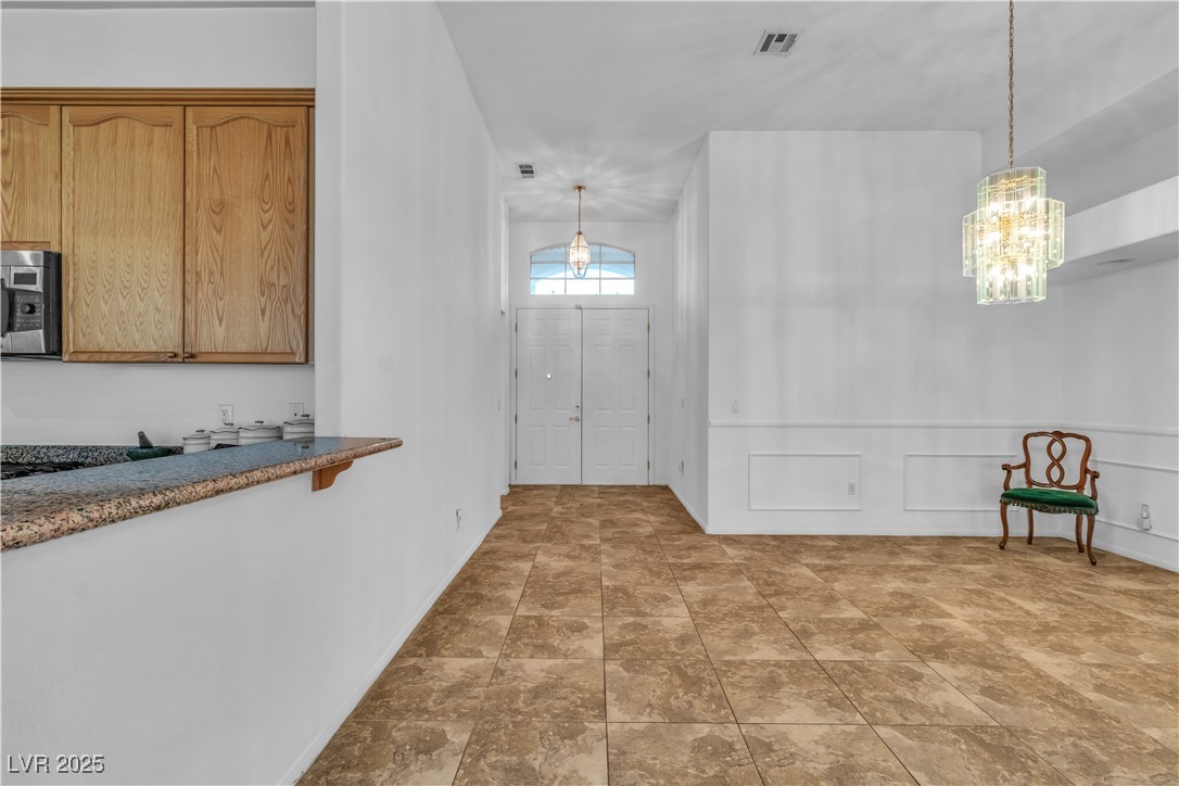 5513 Oakview Falls Court Property Photo 7