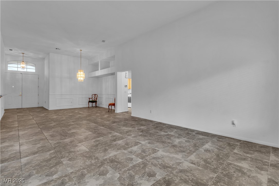 5513 Oakview Falls Court Property Photo 8