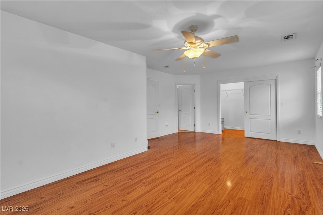 5513 Oakview Falls Court Property Photo 12