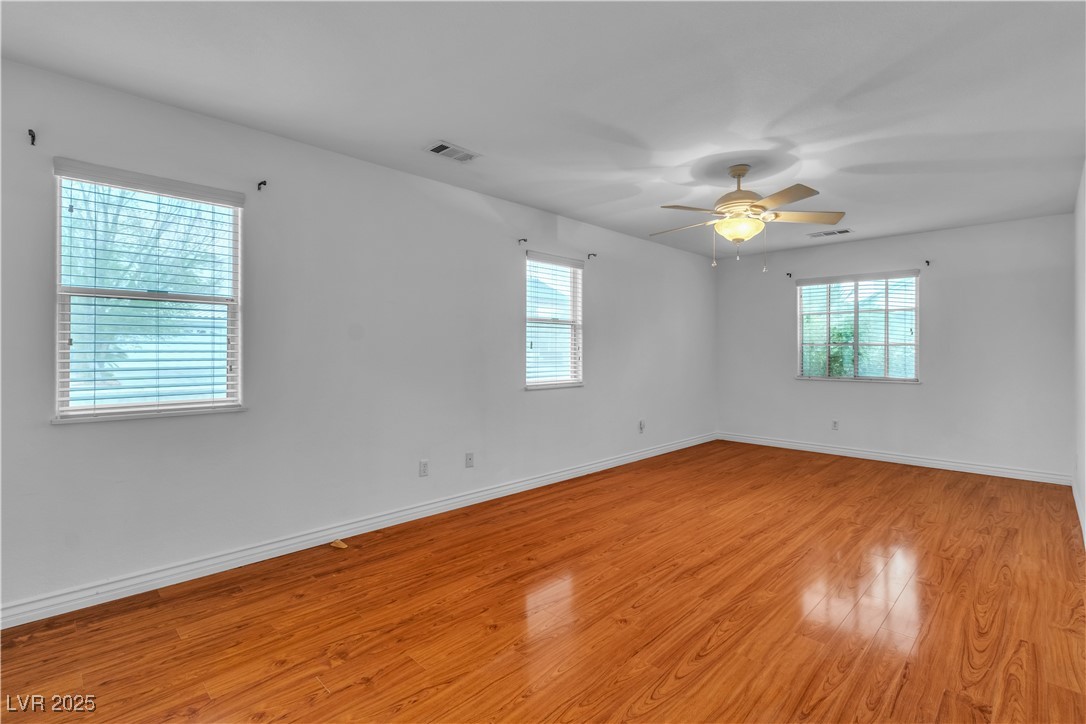 5513 Oakview Falls Court Property Photo 13