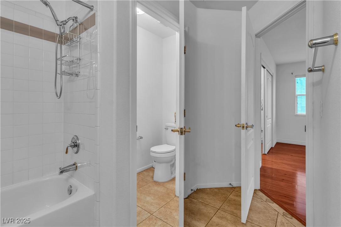 5513 Oakview Falls Court Property Photo 14
