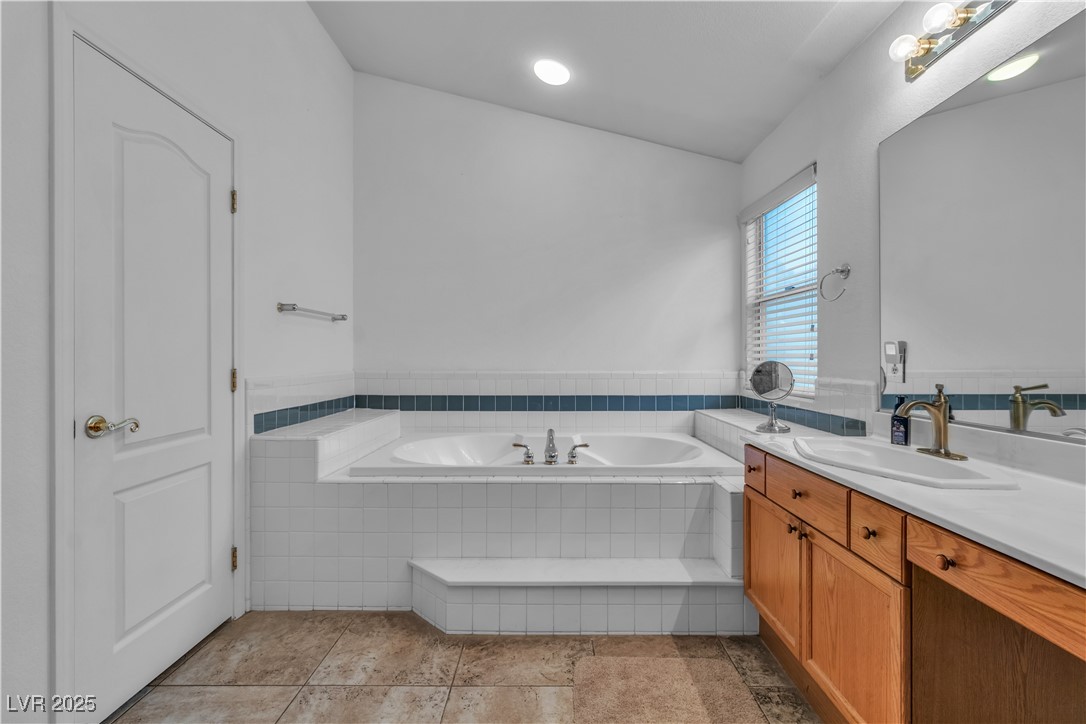 5513 Oakview Falls Court Property Photo 22