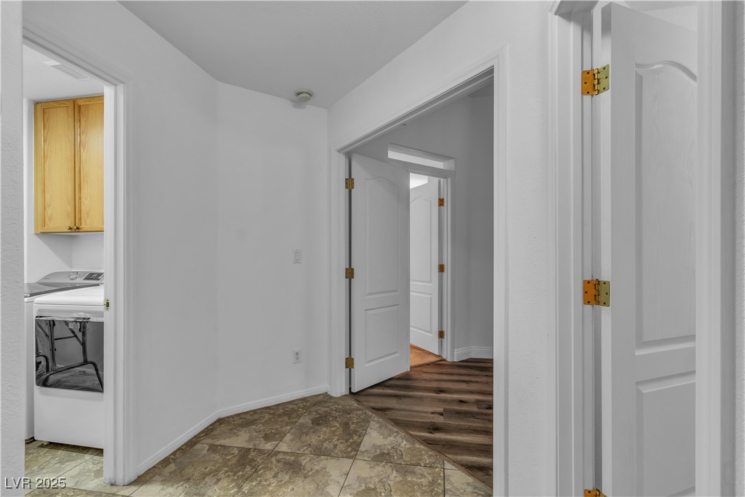 5513 Oakview Falls Court Property Photo 24