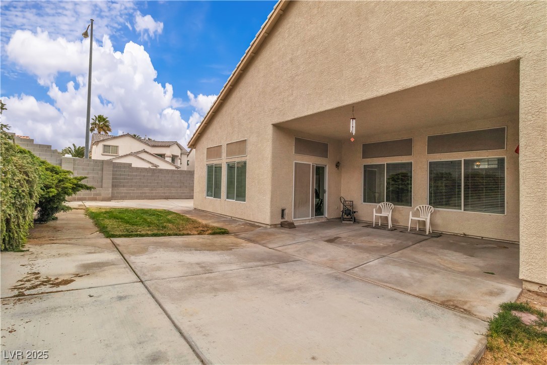 5513 Oakview Falls Court Property Photo 33