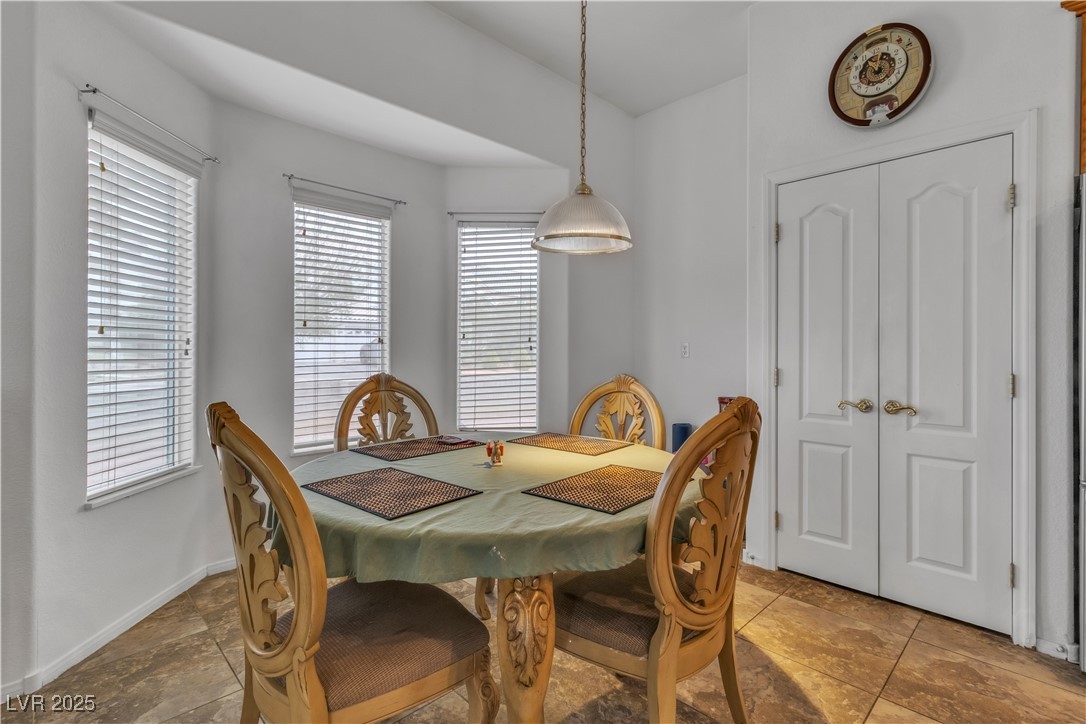 5513 Oakview Falls Court Property Photo 37