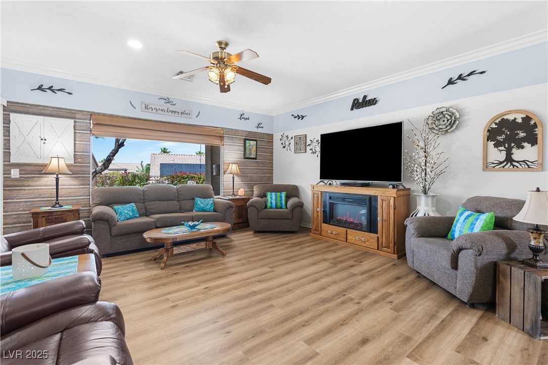 2606 Crested Butte Street Property Photo 4