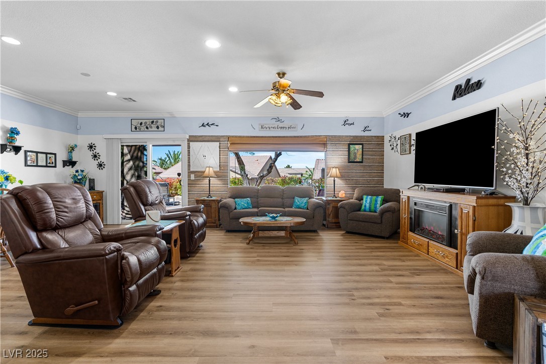 2606 Crested Butte Street Property Photo 5