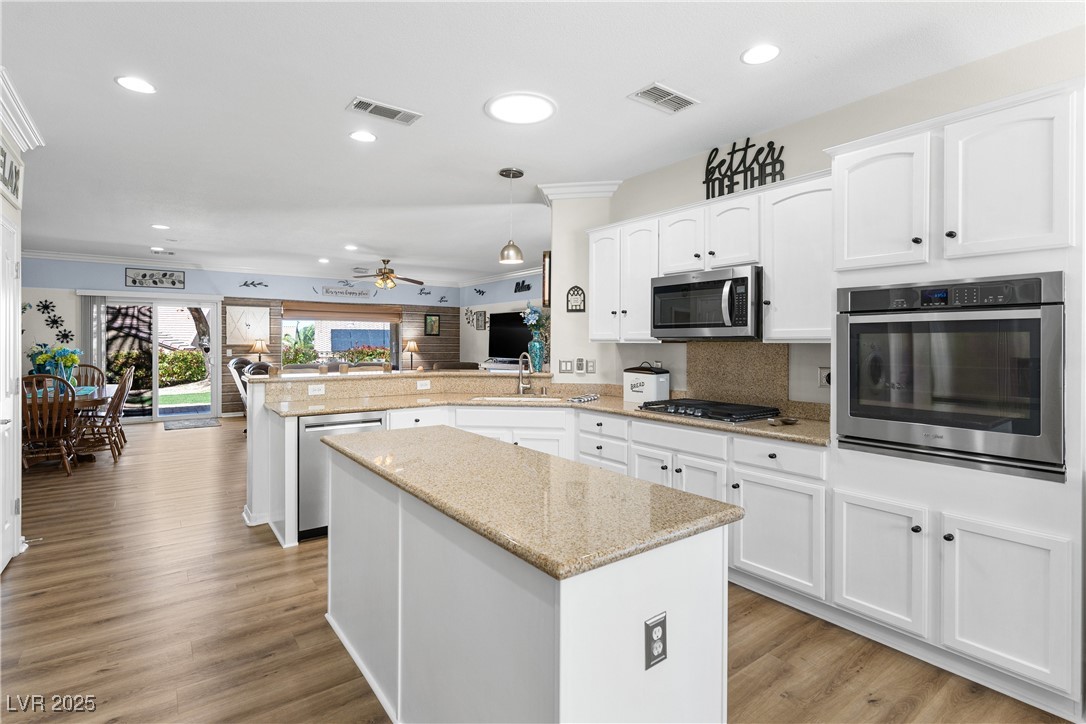 2606 Crested Butte Street Property Photo 10