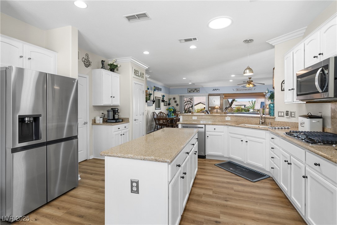 2606 Crested Butte Street Property Photo 12