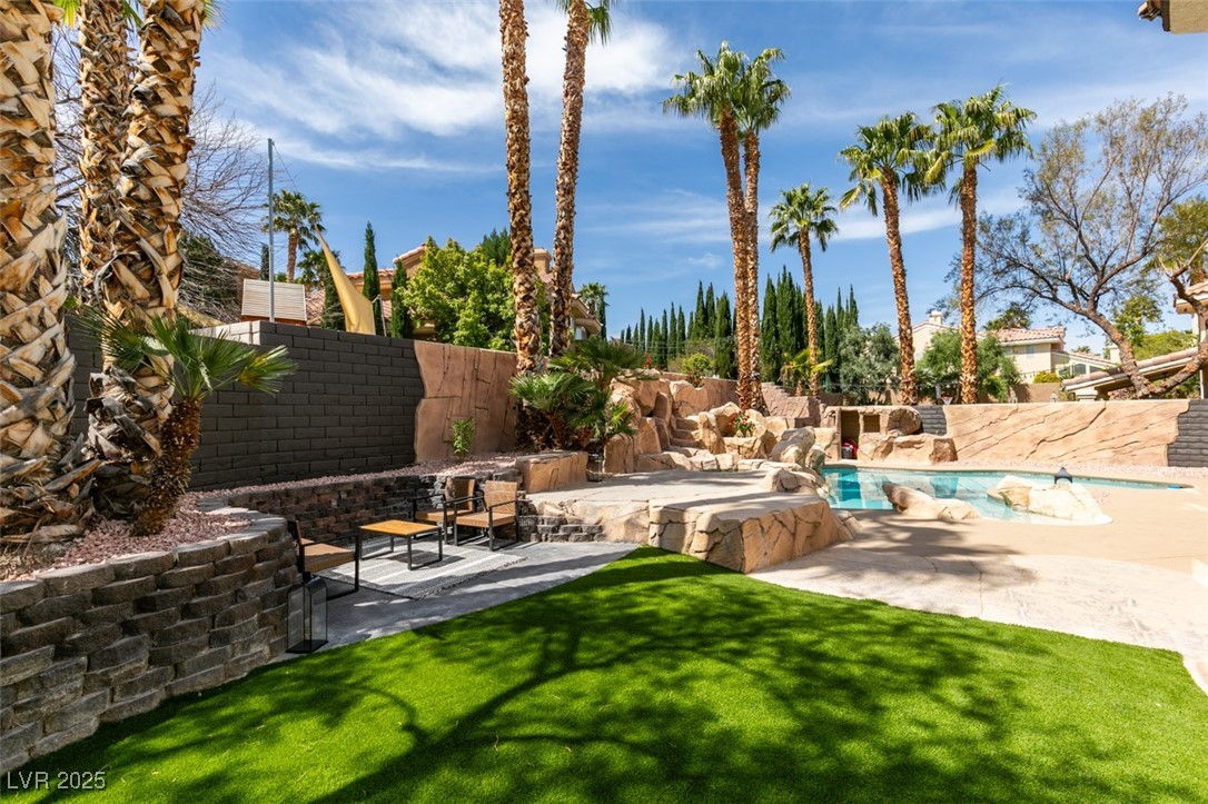 8913 Saint Pierre Drive Property Photo 4