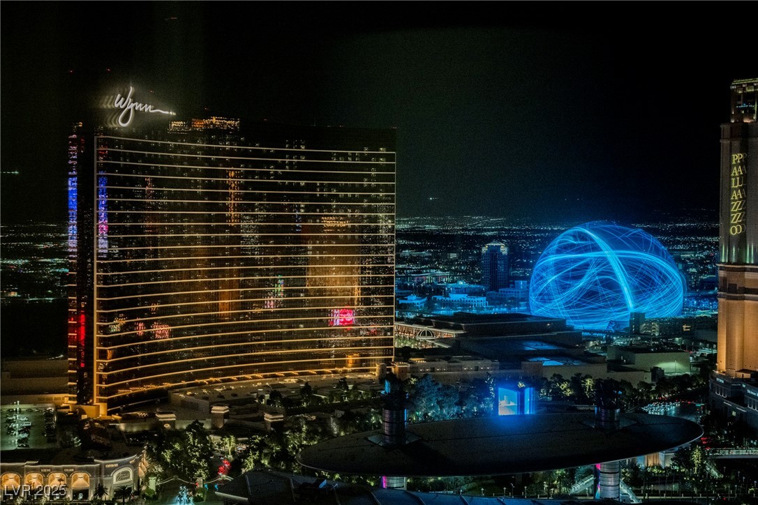 2000 North Fashion Show Drive 4301 Property Photo 2