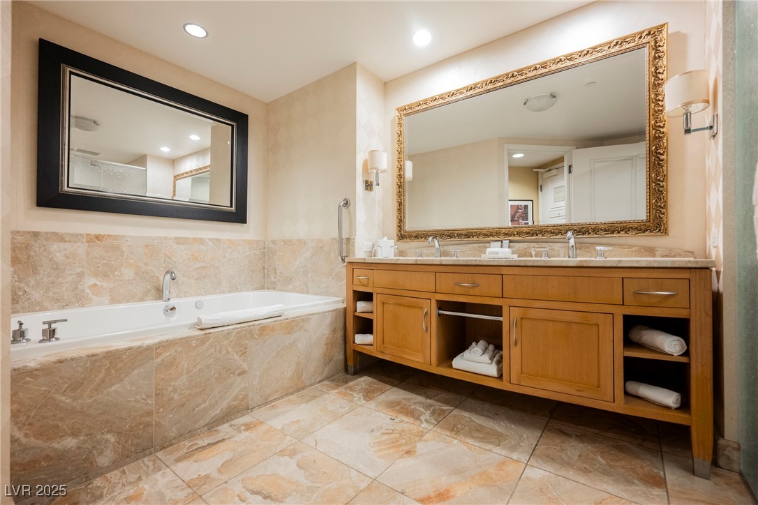 2000 North Fashion Show Drive 4301 Property Photo 24