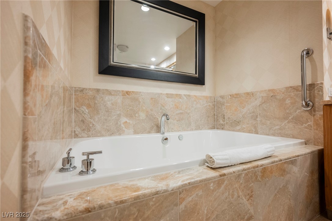 2000 North Fashion Show Drive 4301 Property Photo 25