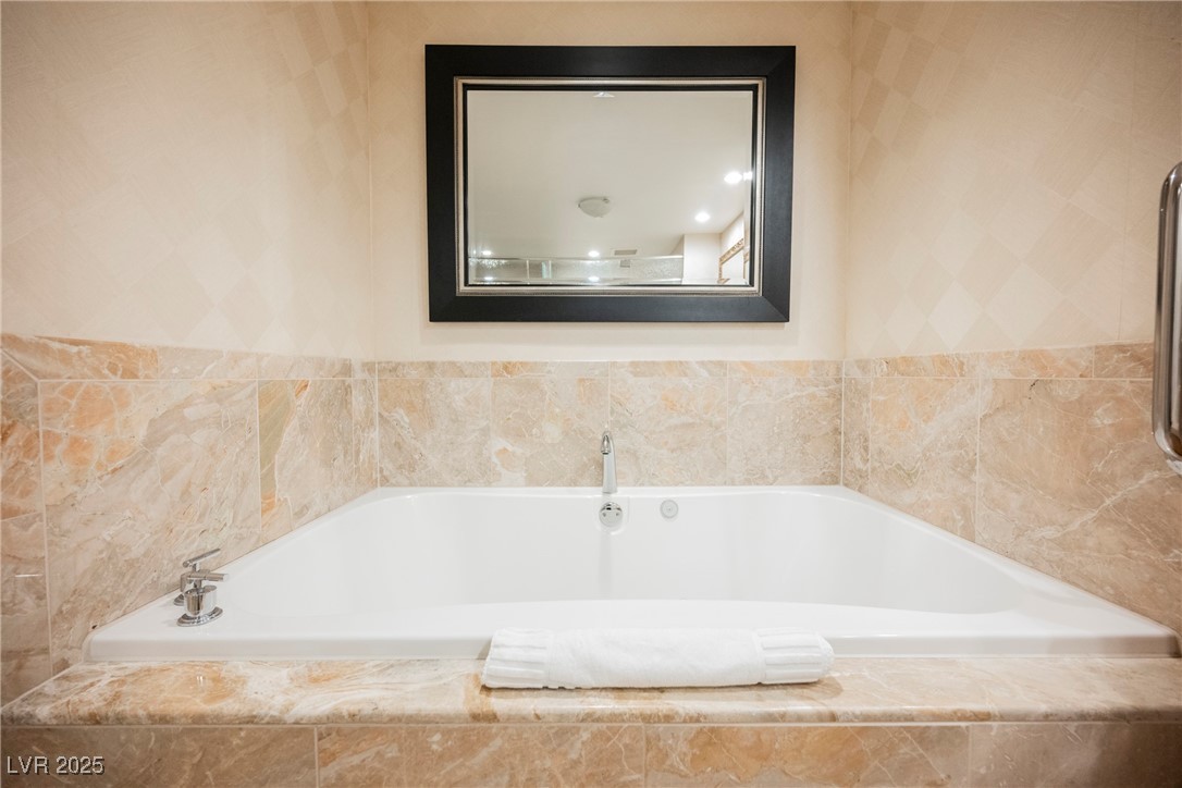 2000 North Fashion Show Drive 4301 Property Photo 27