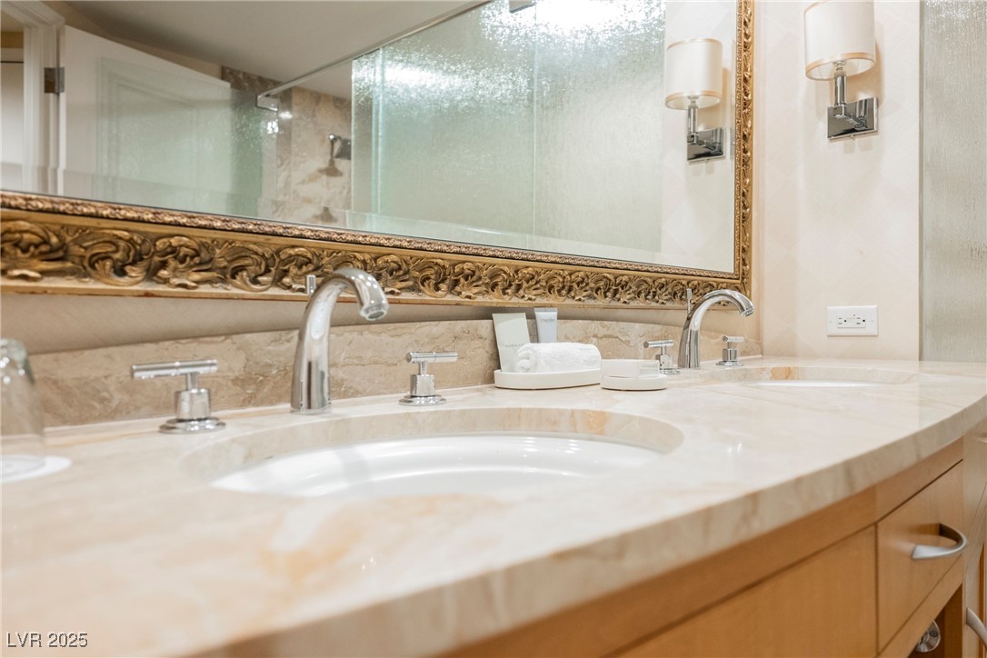 2000 North Fashion Show Drive 4301 Property Photo 29