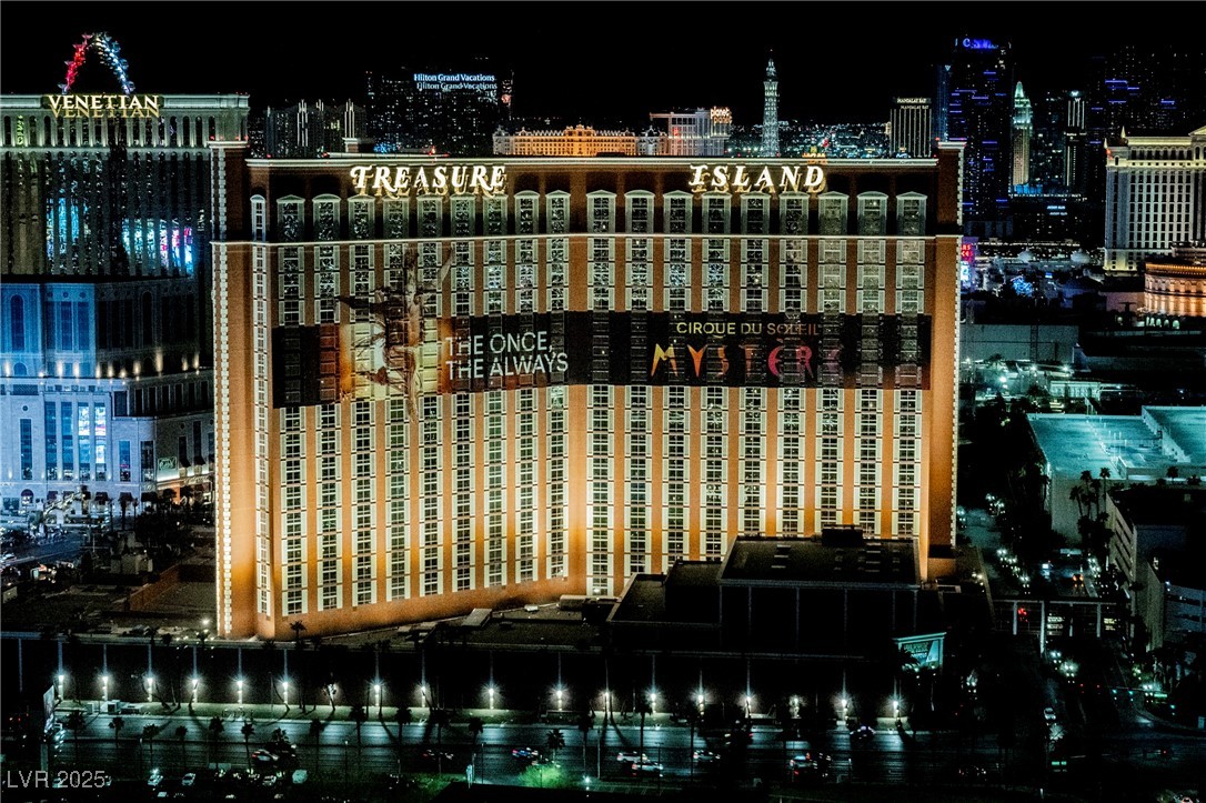 2000 North Fashion Show Drive 4301 Property Photo 33