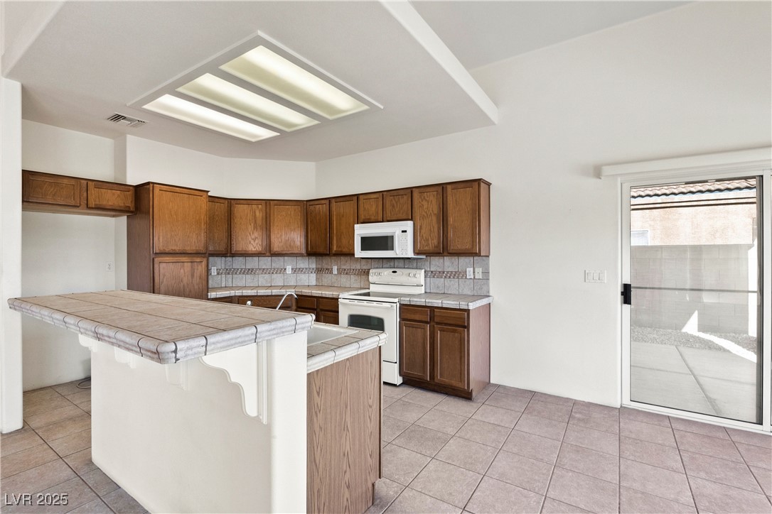 1233 Golf Club Drive Property Photo 27