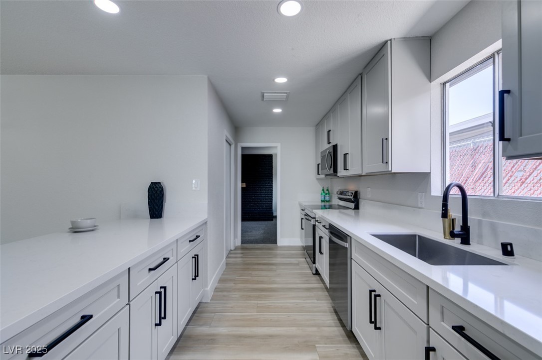 5800 Balzar Avenue Property Photo
