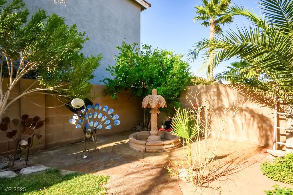 948 Mill Run Creek Avenue Property Photo 7
