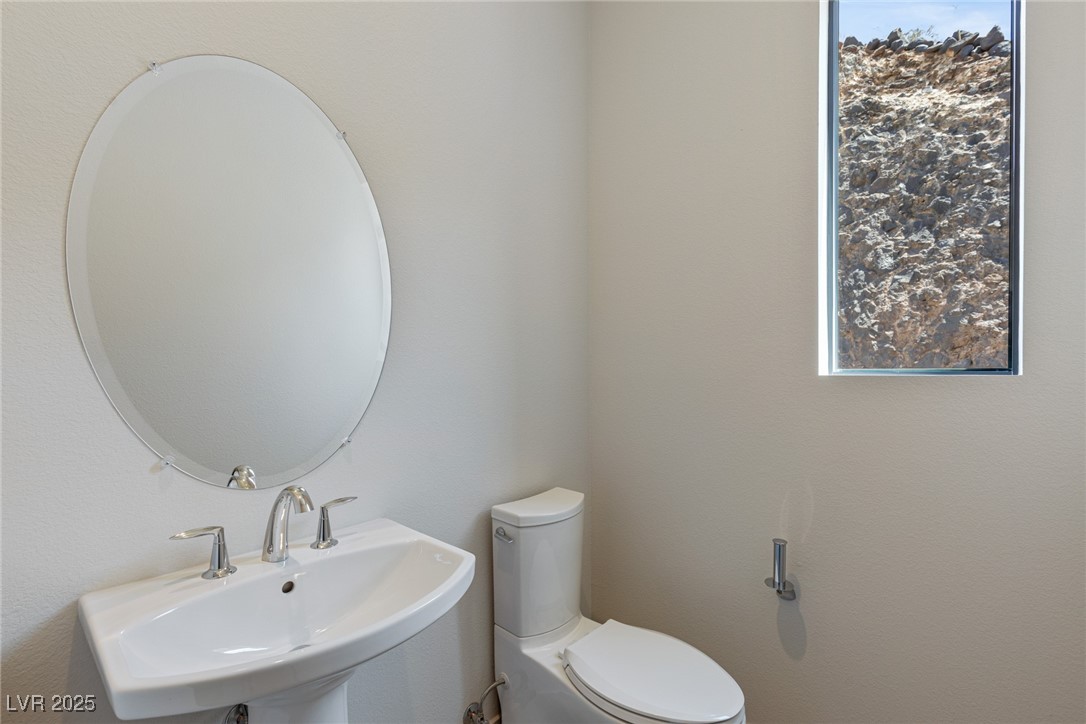 454 Tranquil Peak Court Property Photo 33