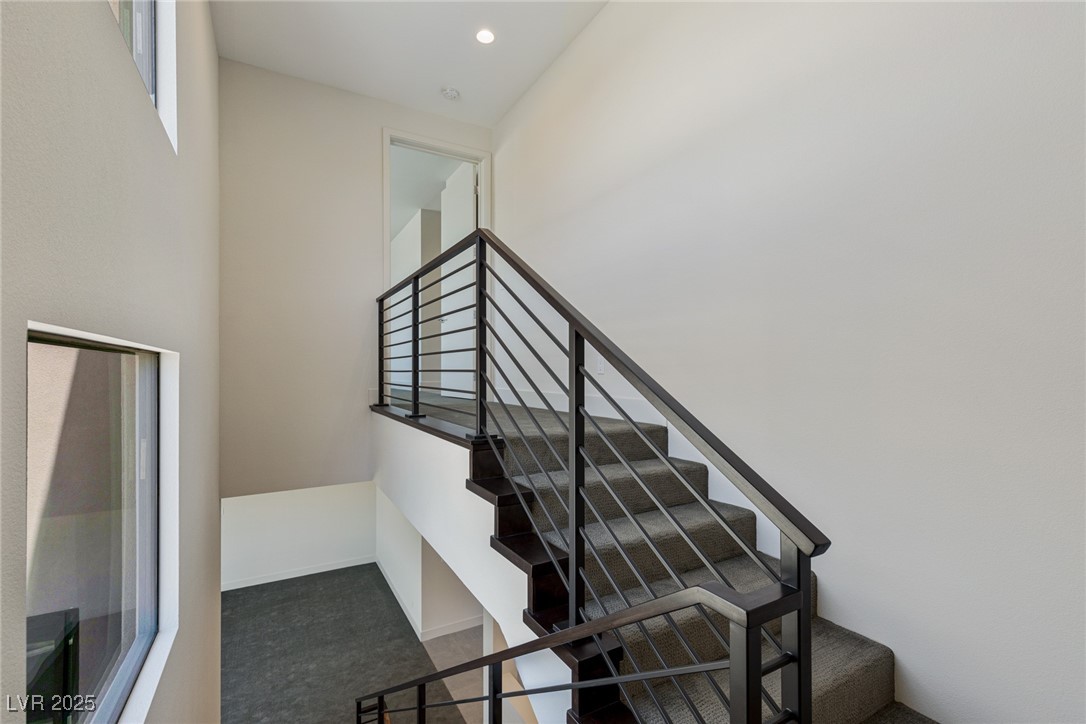 454 Tranquil Peak Court Property Photo 35