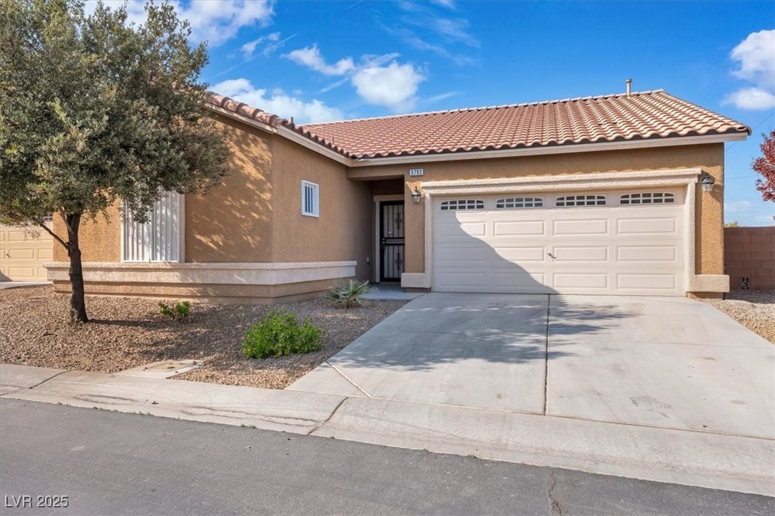 3792 Calle De Rio Avenue Property Photo 2