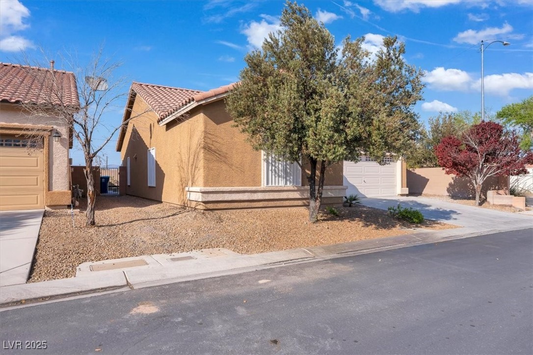 3792 Calle De Rio Avenue Property Photo 3