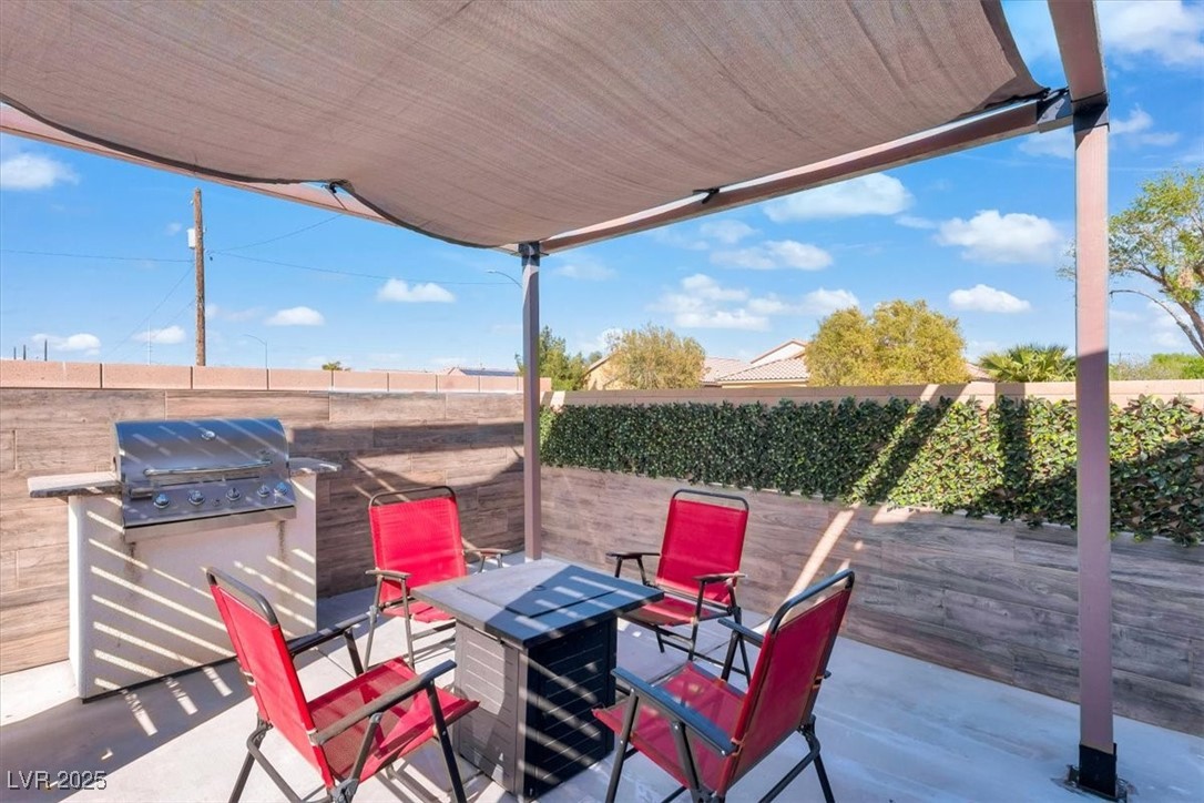 3792 Calle De Rio Avenue Property Photo 4