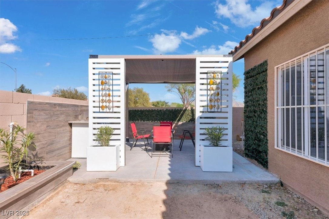 3792 Calle De Rio Avenue Property Photo 5