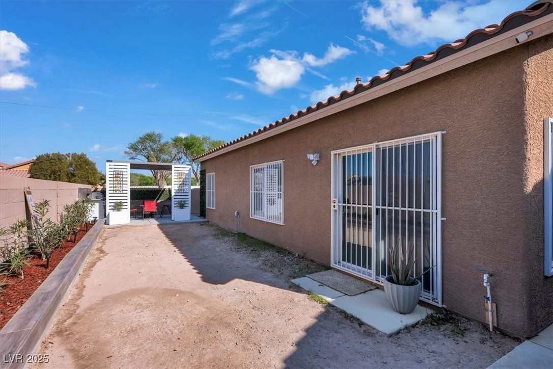 3792 Calle De Rio Avenue Property Photo 6