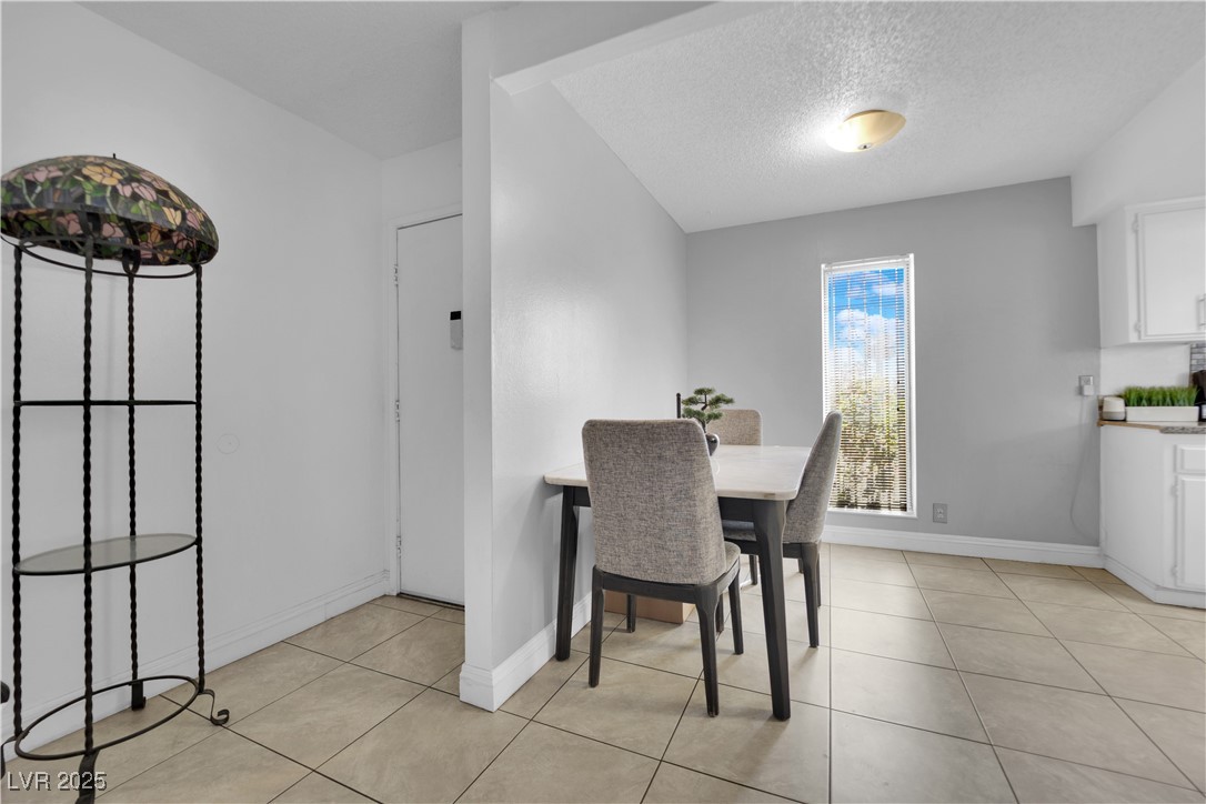 1440 Vegas Valley Drive 1 Property Photo 6