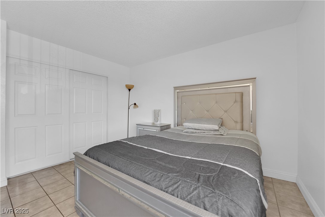 1440 Vegas Valley Drive 1 Property Photo 17