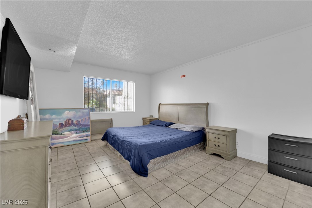 1440 Vegas Valley Drive 1 Property Photo 18